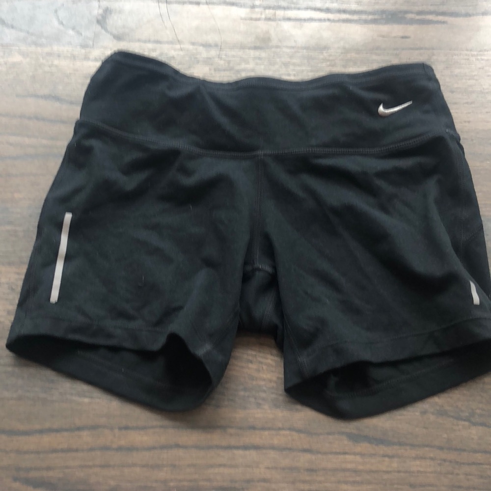NIKE EPIC RUN SHORTS